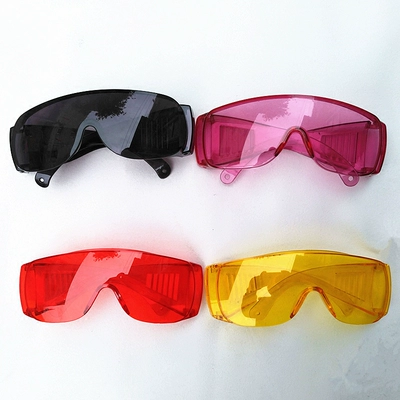 Kính trong suốt thời trang kính nhiều màu sắc chống gió chống cát chống bụi kính trong suốt kính bảo hộ kính cận bảo hộ